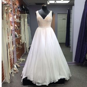 LoAdoro - Style M692 - Size 14 - Ivory/Nude